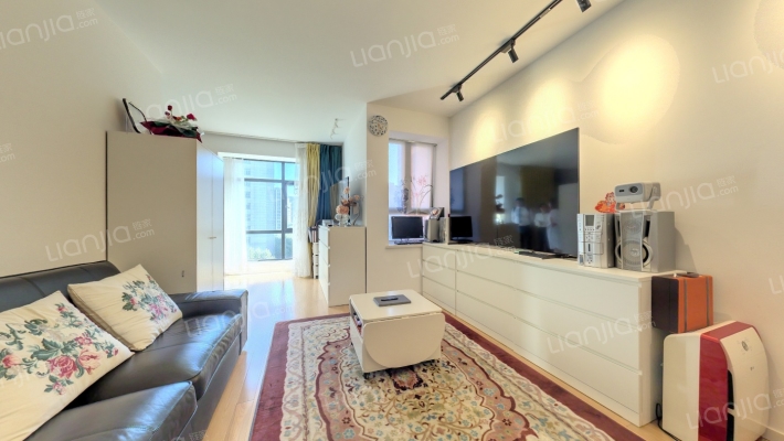 长发虹桥公寓二手房实景图