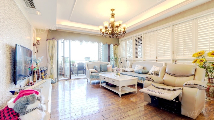 麓山国际茵特拉肯B区二手房实景图