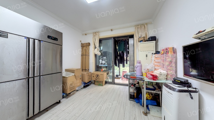 东方听潮豪园二手房实景图