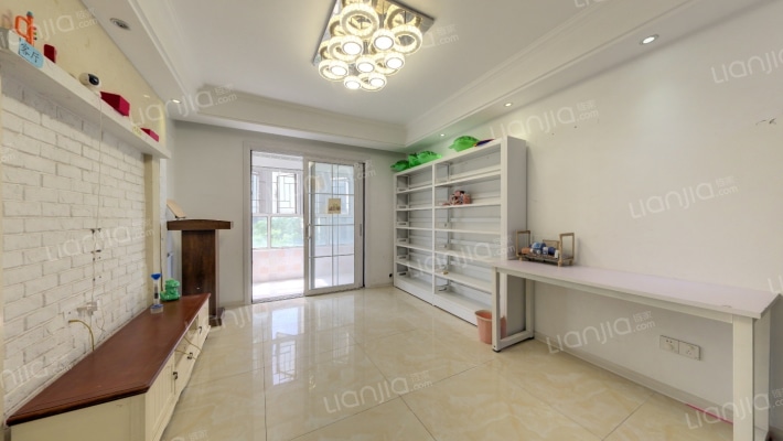 绿地中央广场香缇公馆二手房实景图