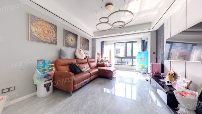 新天地荻泾花园二手房实景图