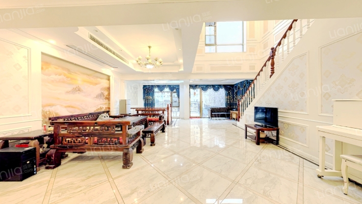 名湖豪庭珑御二手房实景图