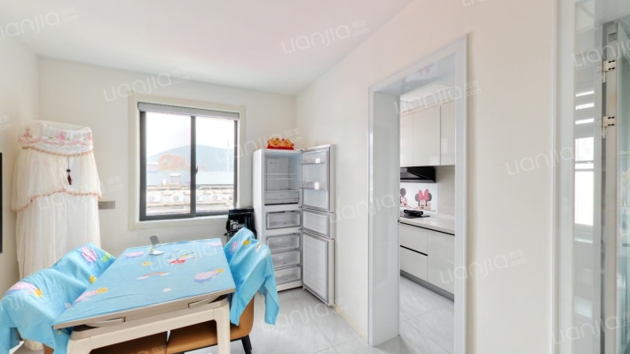 气象局宿舍二手房实景图