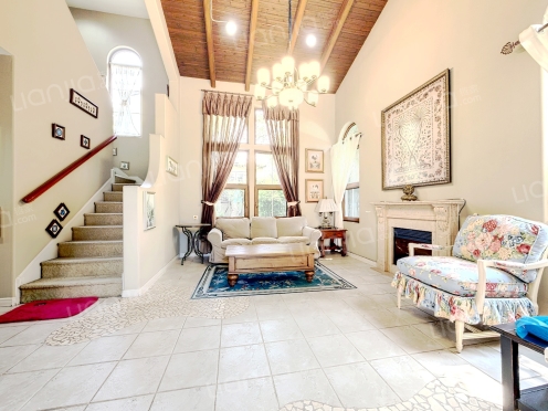 整租·麓山国际逸翠谷 4室1厅 跃层 东南