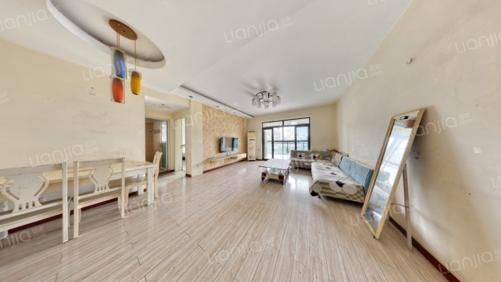 翡翠海湾二手房实景图