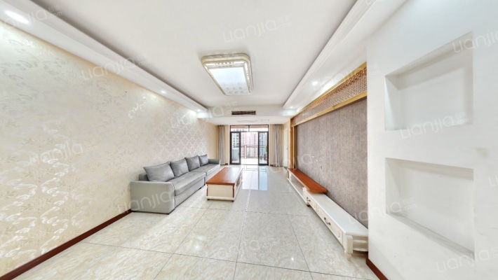 凤凰湾驭城二手房实景图