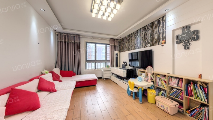 蔚蓝花城七色镇二手房实景图