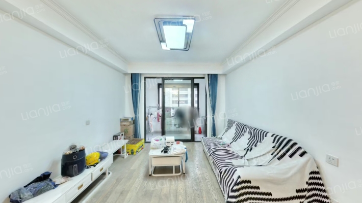 依云景苑二手房实景图