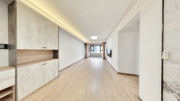 蓝光睿创新筑沁泽园二手房实景图