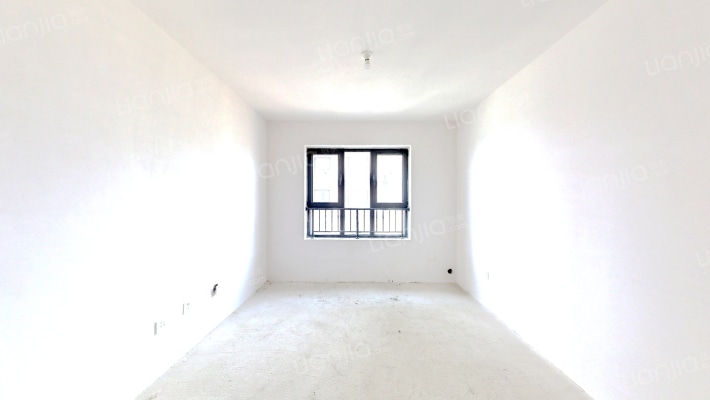 瞰湖花苑二手房实景图