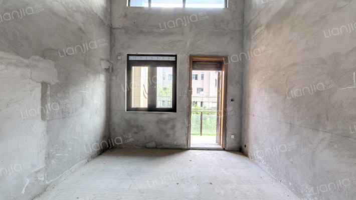 恒大麓山湖三期二手房实景图