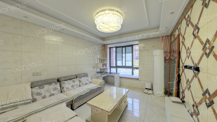 云锦花苑二手房实景图