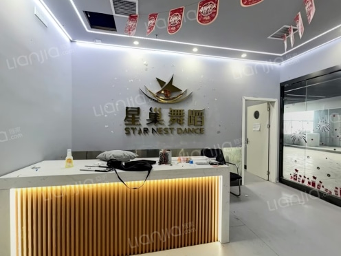 整租·保利麓谷林语I区 5室2厅 东南/南