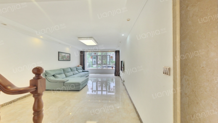 新月山庄B区二手房实景图