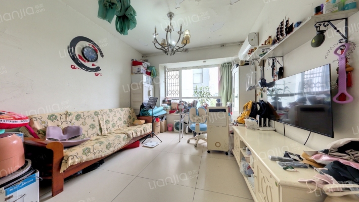 上层建筑二手房实景图