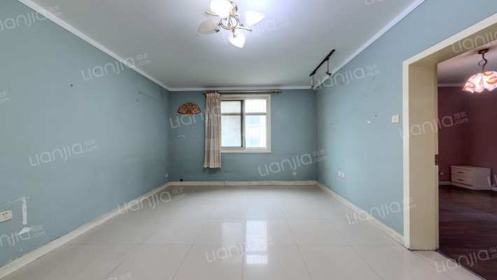 霁虹园小区二手房实景图