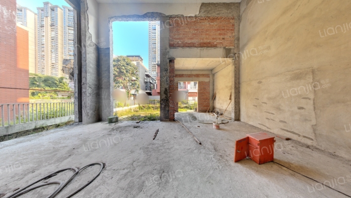 依云水岸四期二手房实景图