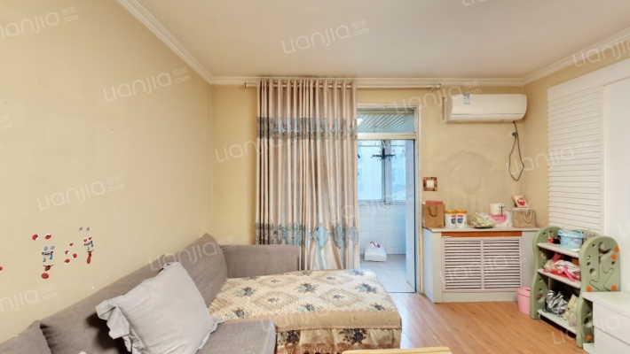 西航外招小区北区二手房实景图