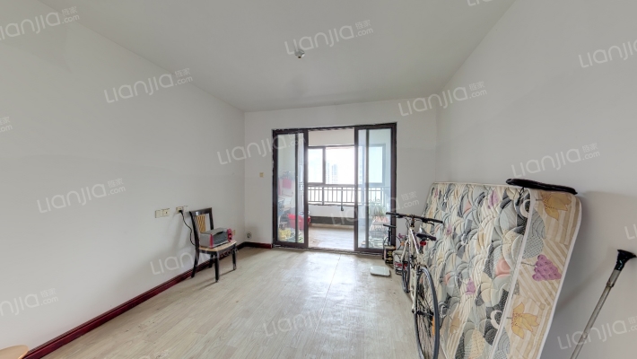 万达揽湖苑C区二手房实景图