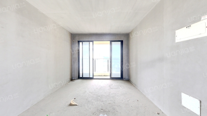 三正卧龙山一号二手房实景图