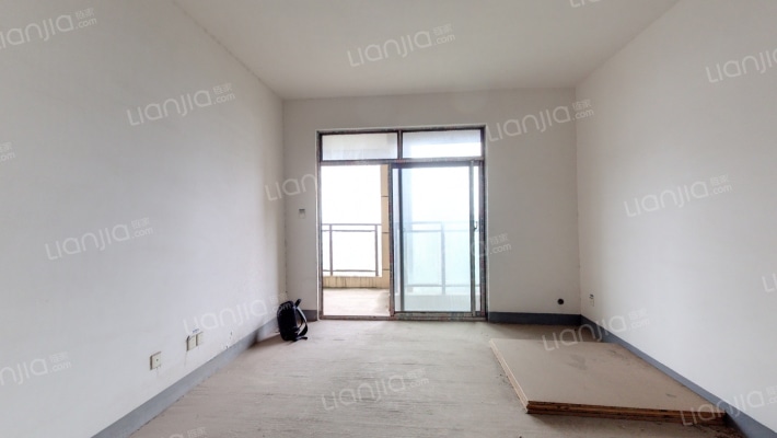 中航翡翠城一期二组团二手房实景图