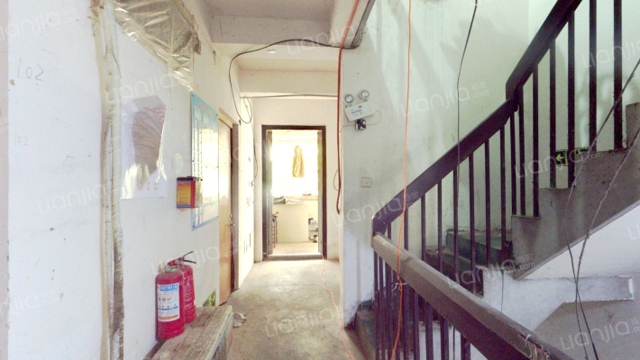 山河佳苑二手房实景图