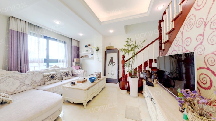 翡翠湾二期紫春庭二手房实景图