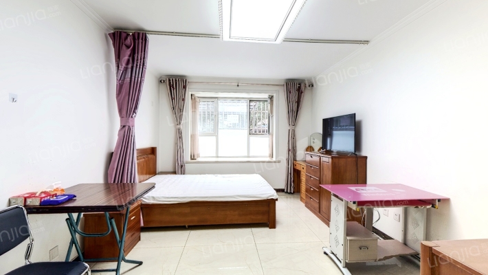 四中，南关，低总价，房本满五70年大产权-客厅