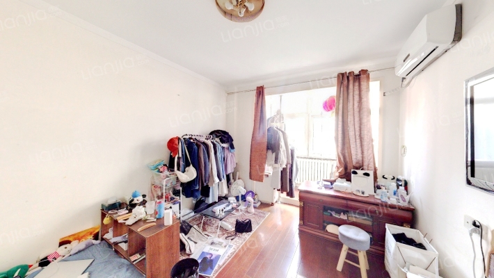 燕儿岛路（市南东区）二手房实景图