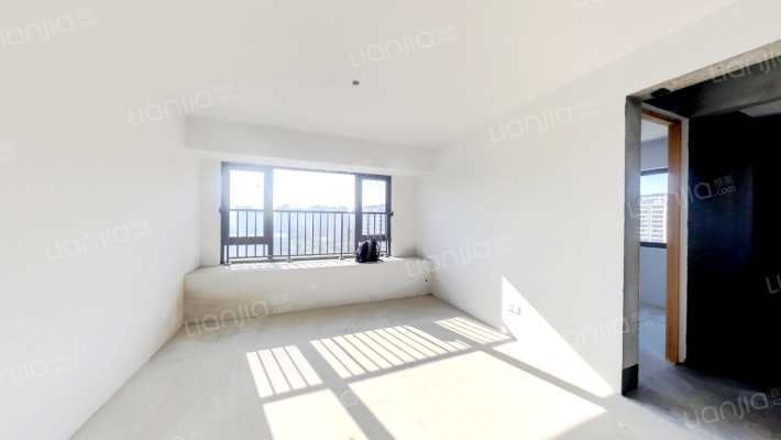 龙盛华庭国瑞府二手房实景图