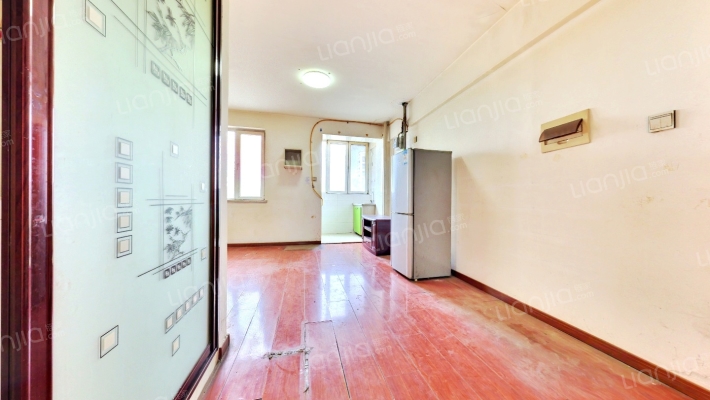 赞兴家园二手房实景图