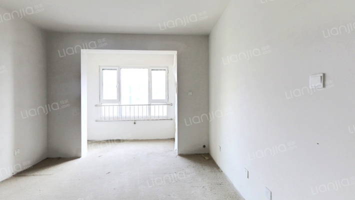 南北通透三居室,无遮挡。全天采光 ，双语-客厅