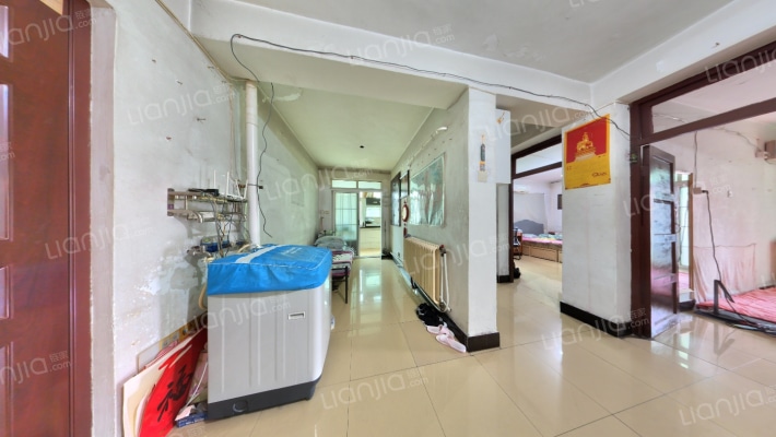 金属家属院二手房实景图