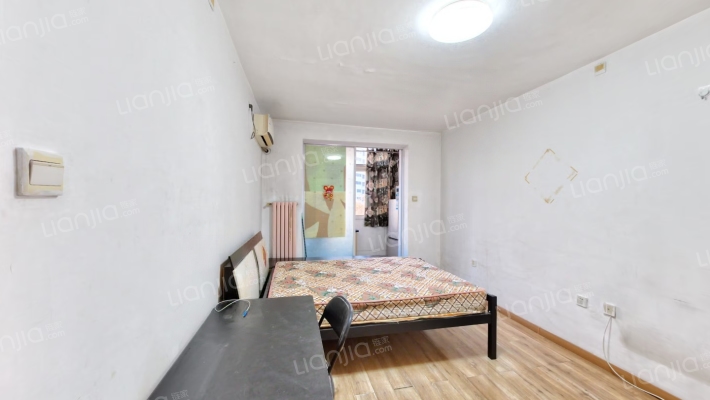 八纬路二手房实景图