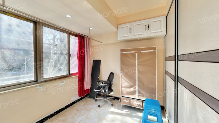 新模范马路二手房实景图