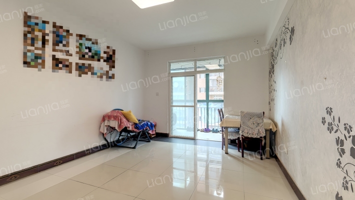 前进小区二手房实景图