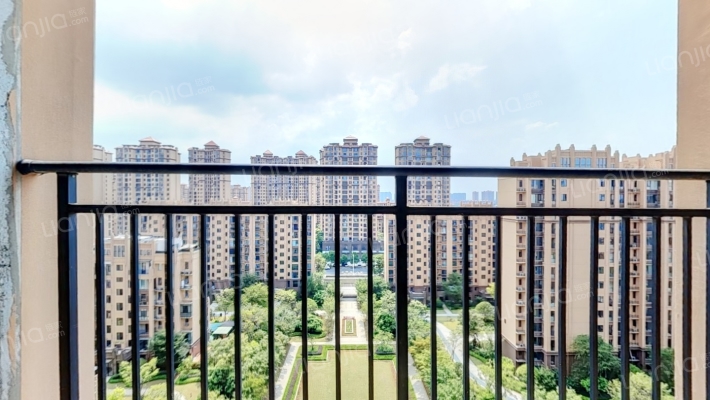 滨水翡丽城三期二手房实景图