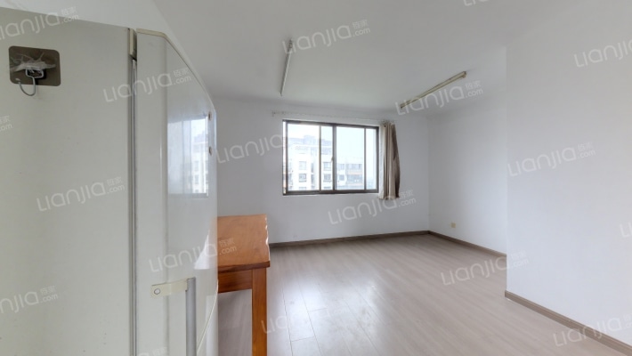 金鹤新城城杰苑二手房实景图