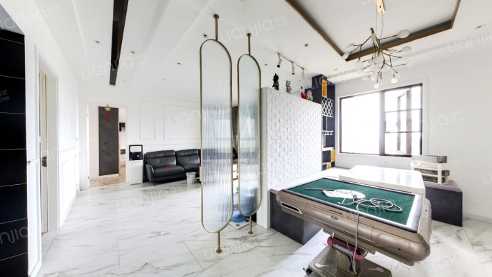 中铁逸都国际E区二手房实景图