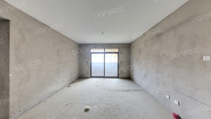 塞纳波斐二手房实景图