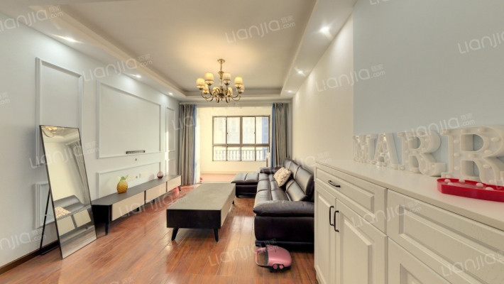 绿地中央广场B区二手房实景图