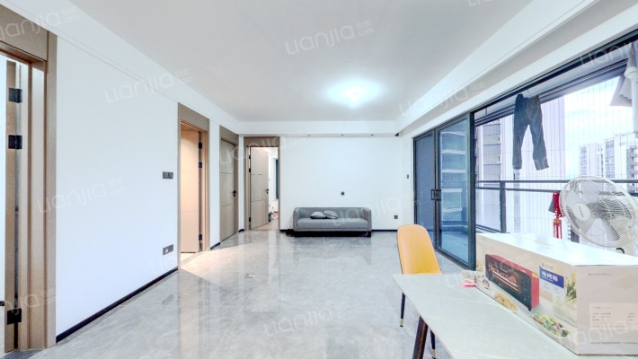 中海寰宇时代花园二手房实景图