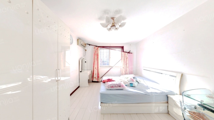 洪泽里11号院二手房实景图