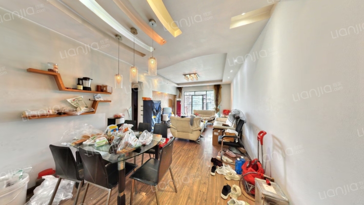 新城绿洲二手房实景图