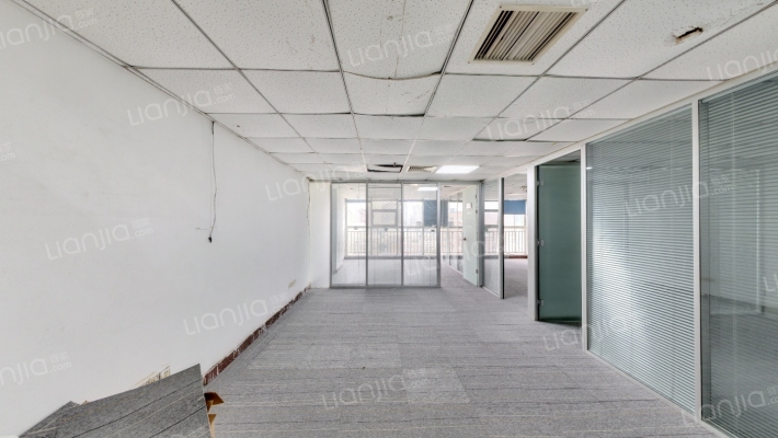 国际企业中心二手房实景图