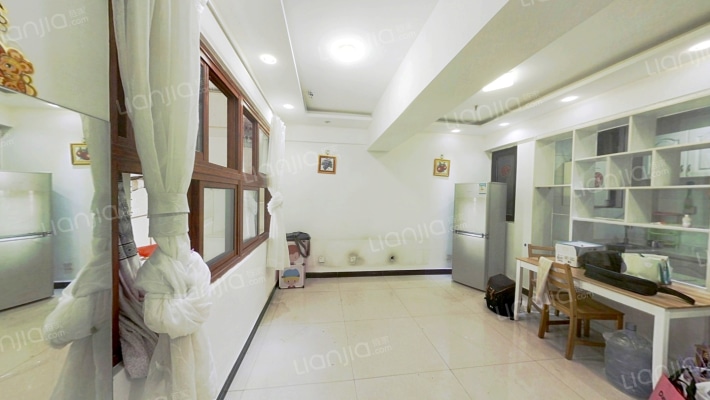 东兴北街两居 公寓公摊小 小区位置好 配套齐-客厅