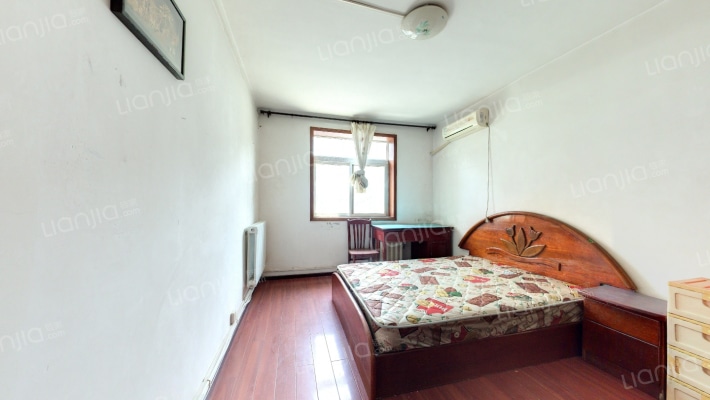 外文书店家属院二手房实景图