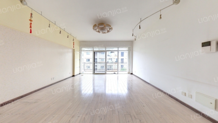 水岸枫林二手房实景图