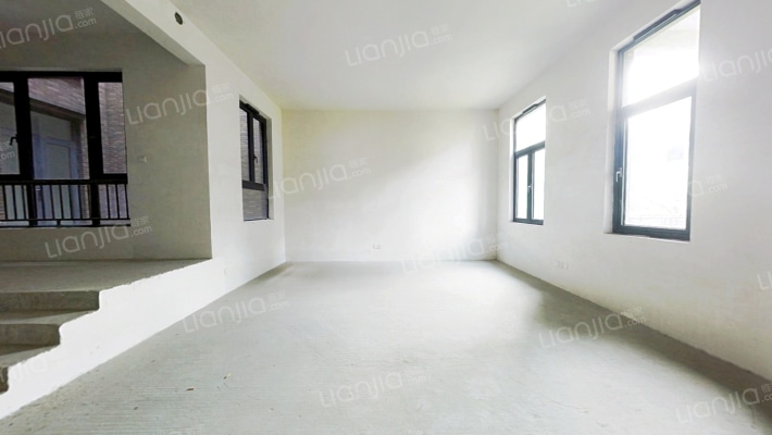 中海峰墅二手房实景图