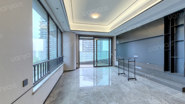 隆溪湖铂翠轩二手房实景图